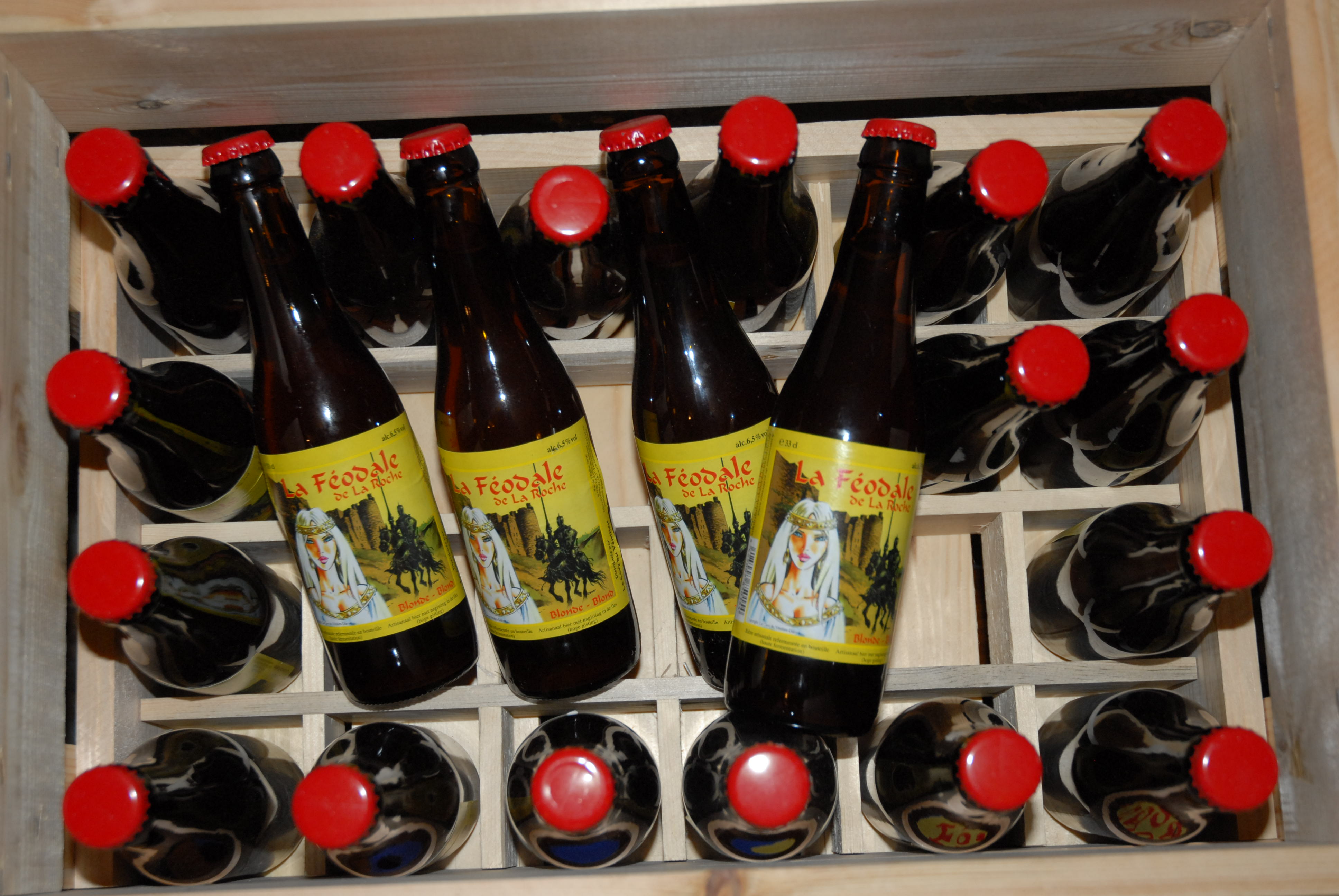 PHOTO: Casier de bouteilles La Féodale Blonde